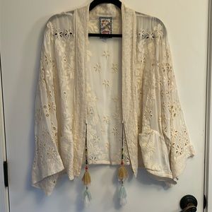Johnny Was cream eyelet short kimono, size L